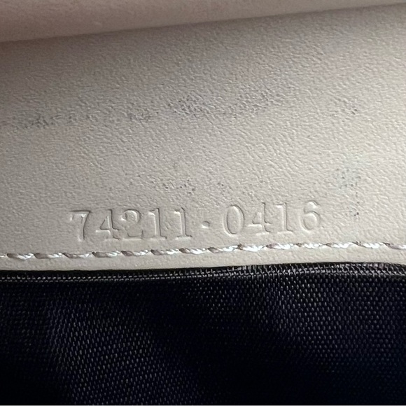 Gucci GG Canvas Beige Bi fold Wallet - Picture 9 of 9